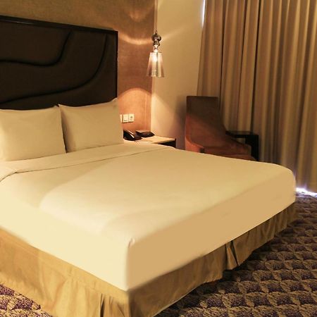 Aston Bellevue Radio Dalam Hotel Jacarta Exterior foto