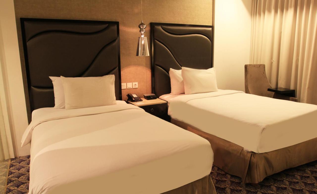 Aston Bellevue Radio Dalam Hotel Jacarta Exterior foto