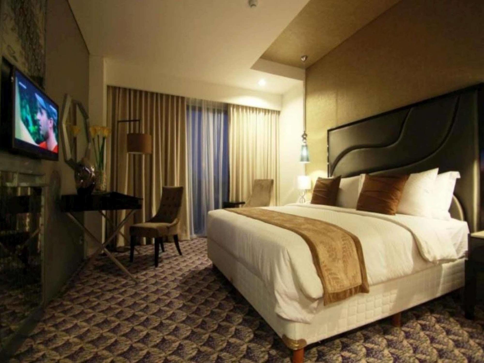 Aston Bellevue Radio Dalam Hotel Jacarta Exterior foto